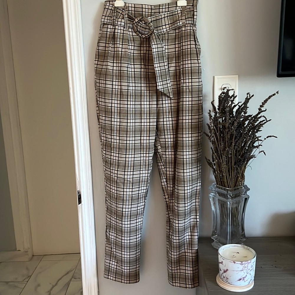Like new easy to wear perfect with white/light pink/brown shirts light fabric - Picture 1 of 4